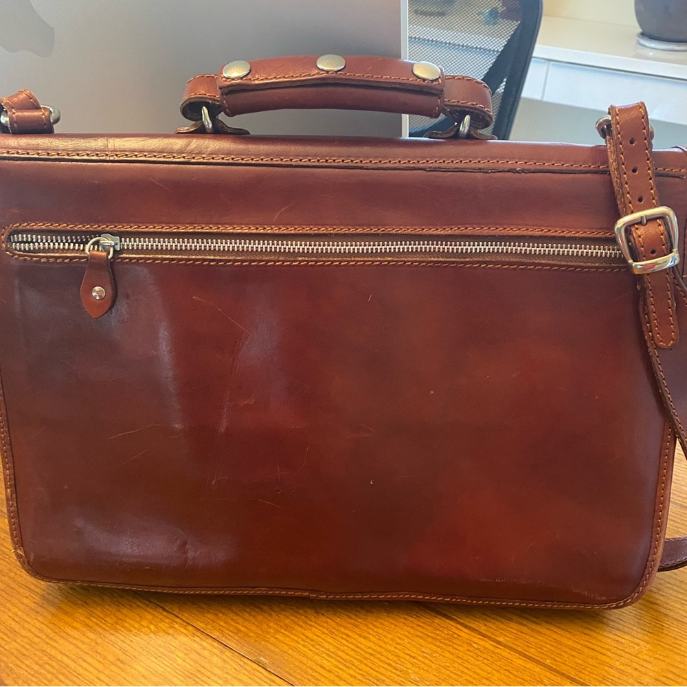 I Medici Firenze Leather Briefcase. Crossbody Option.… Gem